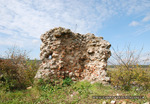 Квасовский замок: вкрапления кирпича в стене замка