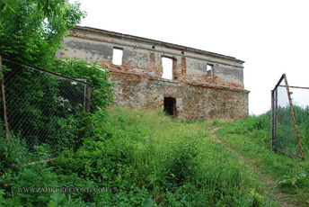 Изяславский замок (I): общий вид на сокровищницу с запада