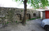 Комплекс гауптвахты: уцелевший фрагмент внешней ограды