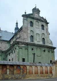 Доминиканский монастырь в Жолкве: южный фасад костёла