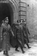 Подгорцы: офицеры вермахта во дворе замка, 1943 год