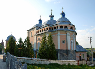 Успенская церковь в Подгайцах: общий вид с юго-востока