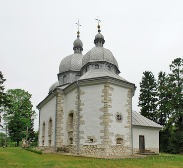Церковь в селе Залужье: общий вид с востока