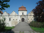 Свиржскйи замок - вид на мост ворота с юга